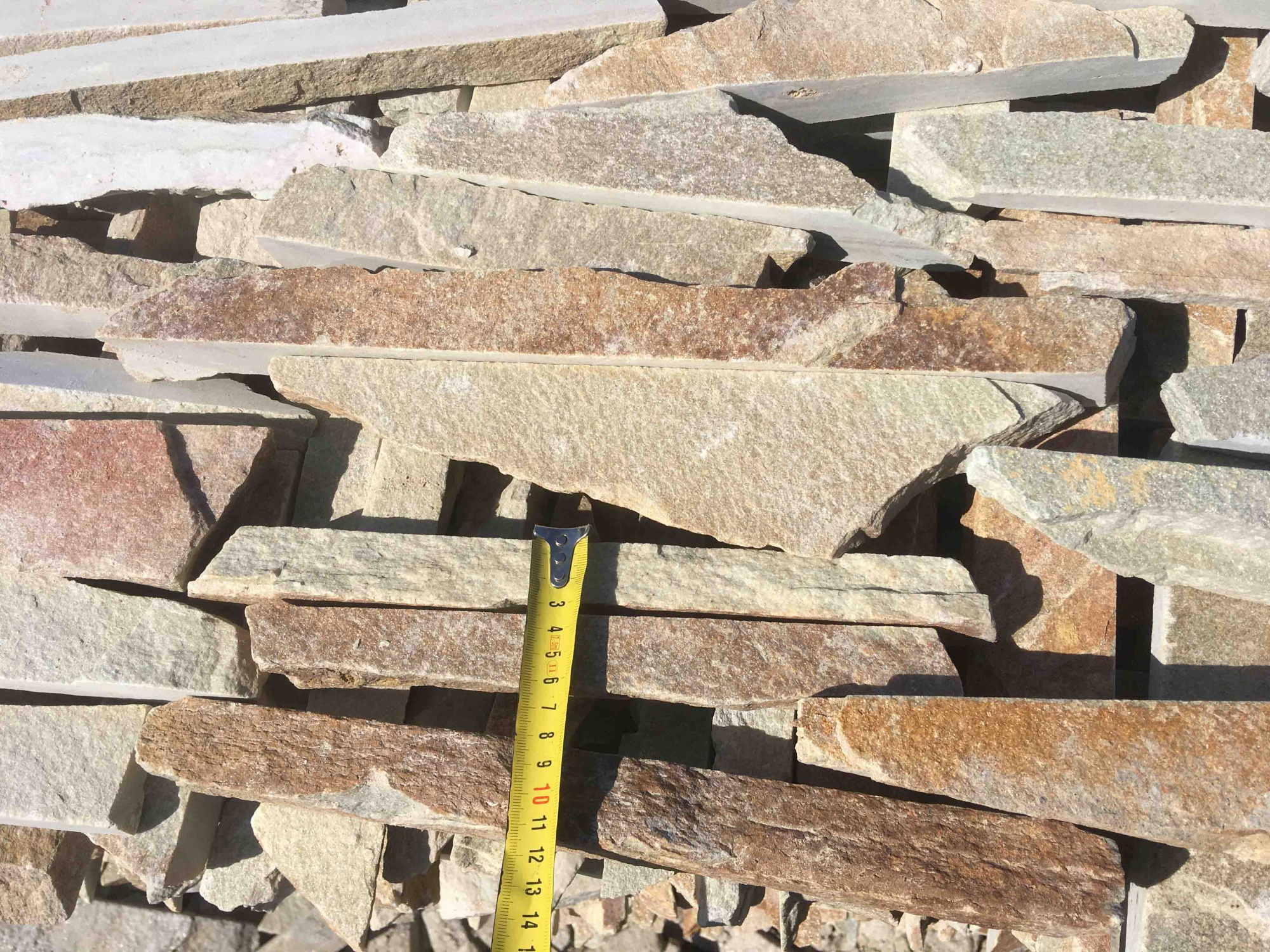 Горбушка златолит золотистый для облицовки купить в Коломне