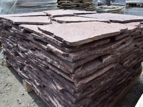 Плитняк лемезит бордовый для облицовки цоколя 20-25 мм  купить в Коломне