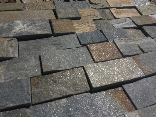 Плитка пилёная златолит Уральский для цоколя, отмостки купить в Коломне