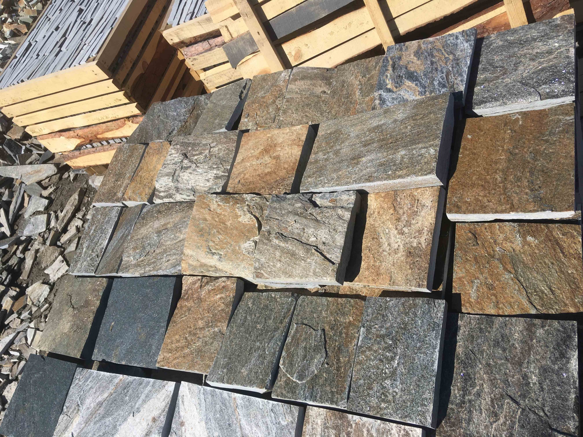 Плитка пилёная златолит Уральский для фасада купить в Коломне