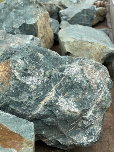 Камни для ландшафтного дизайна зелёные 10-60 килограмм купить в Коломне