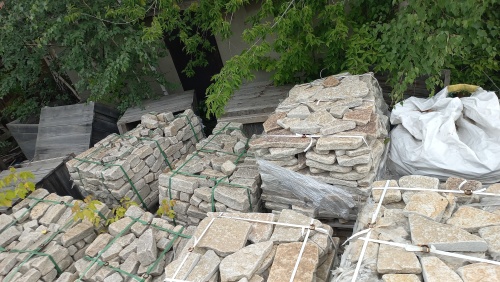 Гранитный плитняк галтованный для мощения купить в Коломне