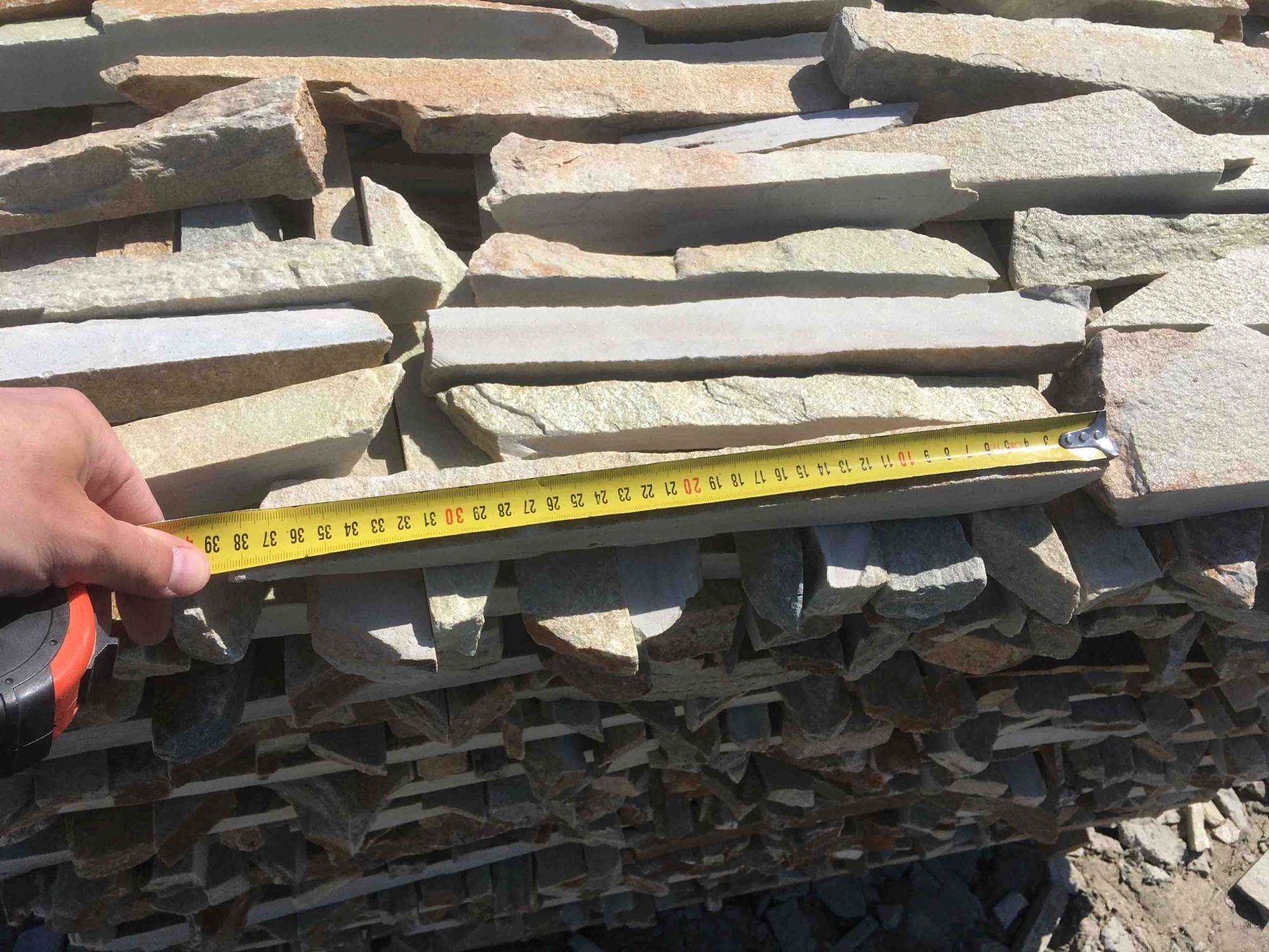 Горбушка златолит золотистый для облицовки купить в Коломне