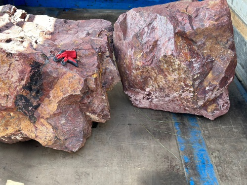 Ландшафтные глыбы красно-фиолетовые 200-1000 килограмм купить в Коломне