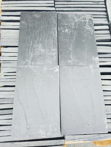 Чёрная каменная брусчатка