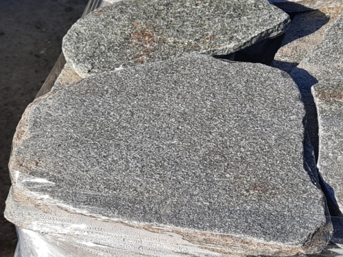 Златолит серебристый галтованный для лестниц купить в Коломне